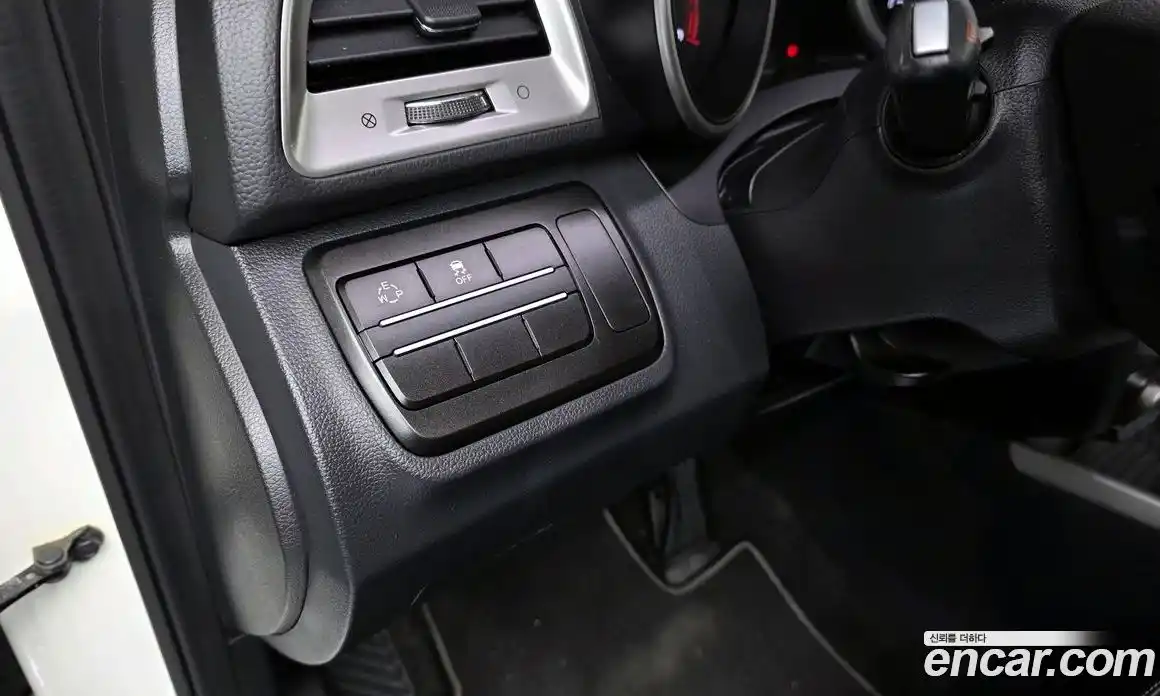 SsangYong TIBOLI 2016 1.6 Автомат в Москве № 341369, фото 3