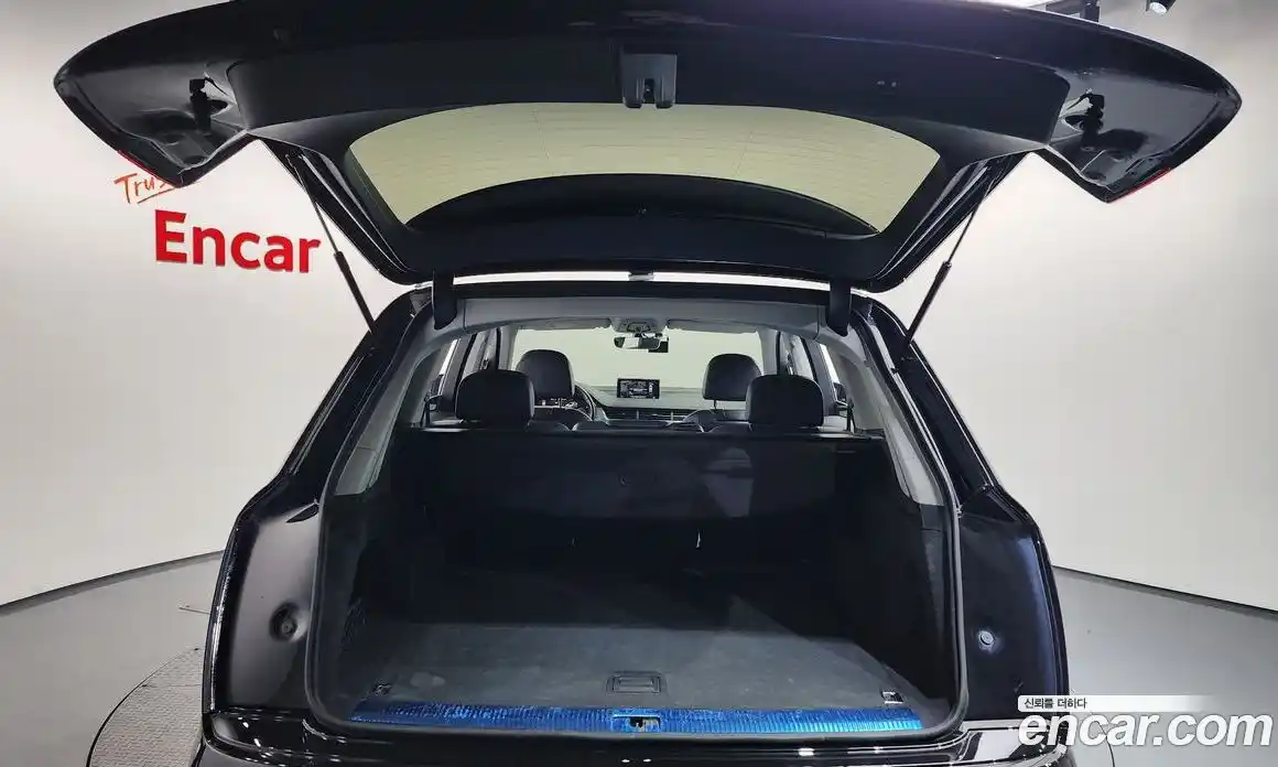 Audi Q7 2019 2.0 Автомат в Москве № 343572, фото 13