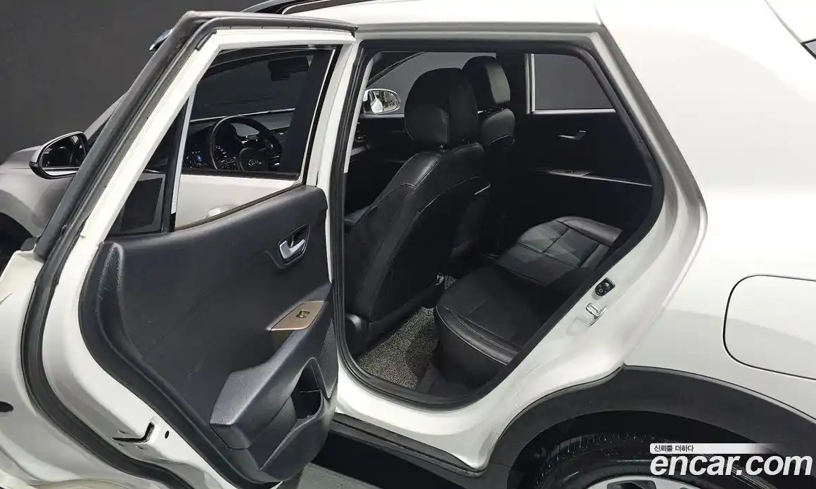 Kia Stonic 2018 1.4 Автомат в Москве № 362800, фото 12