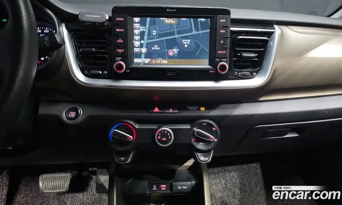 Kia Stonic 2018 1.4 Автомат в Москве № 362800, фото 14