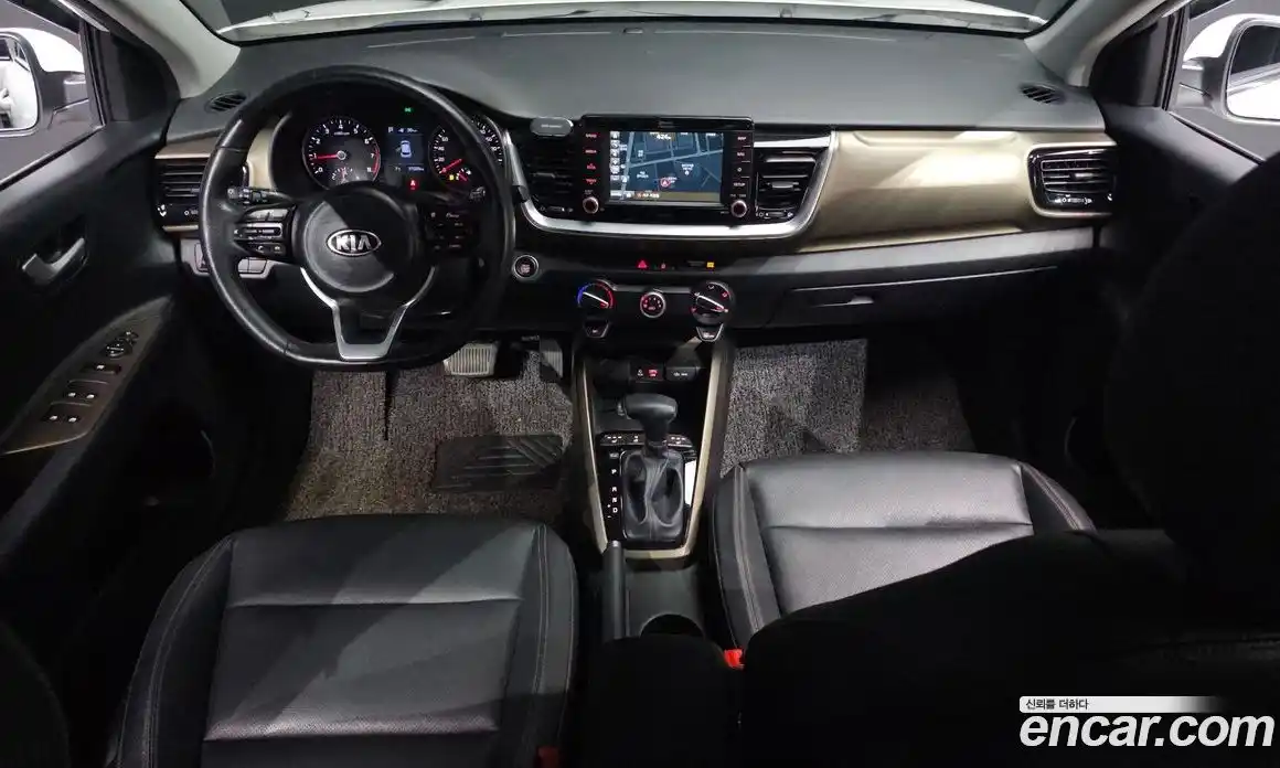 Kia Stonic 2018 1.4 Автомат в Москве № 362800, фото 7