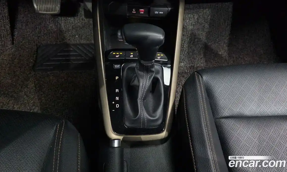 Kia Stonic 2018 1.4 Автомат в Москве № 362800, фото 9