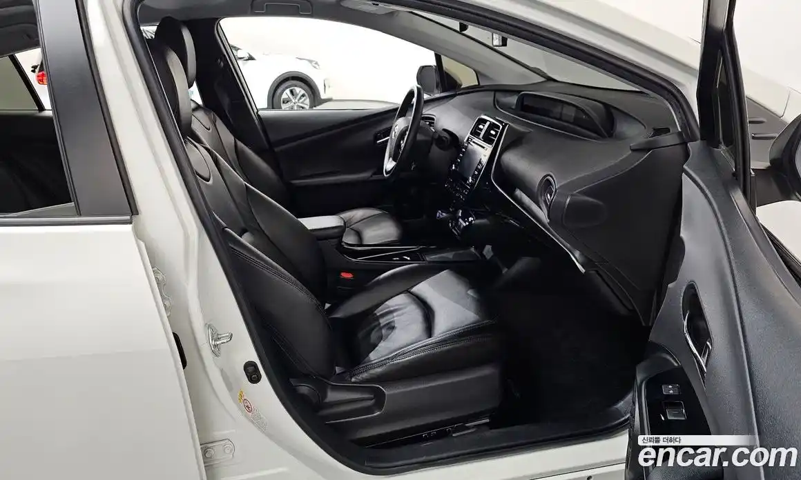 Toyota Prius 2019 1.8 Автомат в Москве № 384038, фото 11