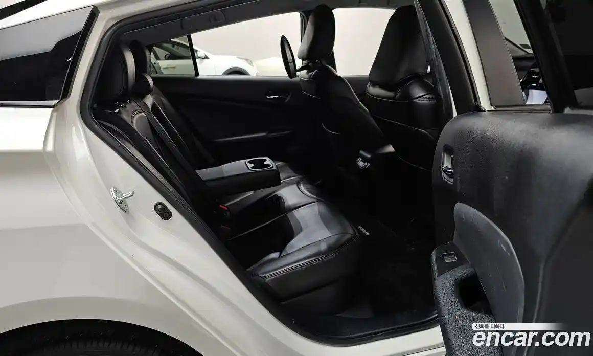 Toyota Prius 2019 1.8 Автомат в Москве № 384038, фото 12