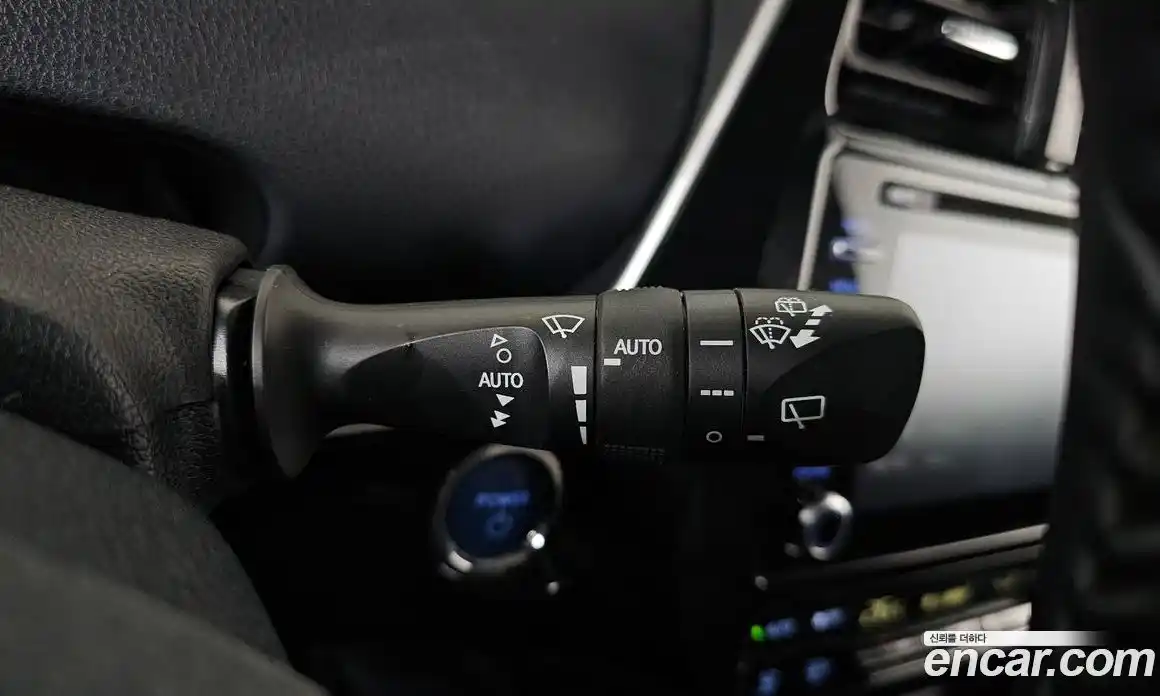 Toyota Prius 2019 1.8 Автомат в Москве № 384038, фото 15