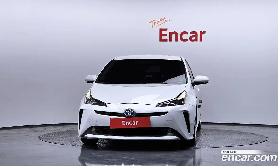 Toyota Prius 2019 1.8 Автомат в Москве № 384038, фото 3