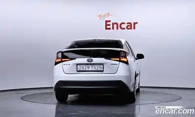 Toyota Prius 2019 1.8 Автомат в Москве № 384038, миниатюра 4