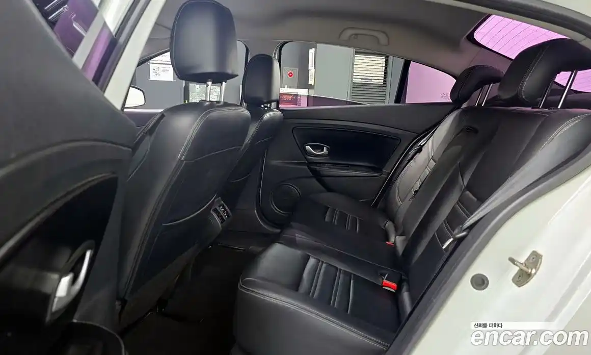 Renault SM3 2016 1.6 Автомат в Москве № 395780, фото 13