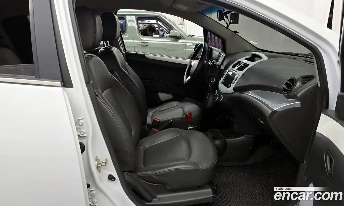 Chevrolet Spark 2013 1.0 Механическая в Москве № 41243, фото 9