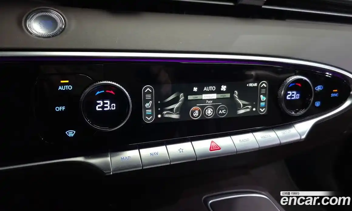 Genesis GV70 2024 2.5 Автомат в Москве № 453058, фото 16