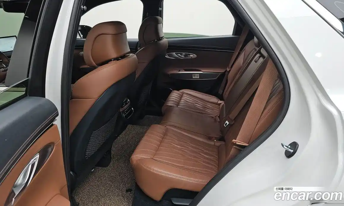 Genesis GV70 2023 2.5 Автомат в Москве № 453456, фото 11