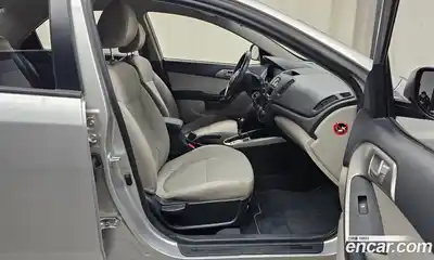 Kia Porte 2009 1.6 Автомат в Москве № 461764, миниатюра 11