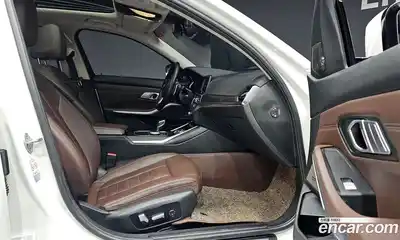 BMW 3-Series 2021 2.0 Автомат в Москве № 464929, миниатюра 10