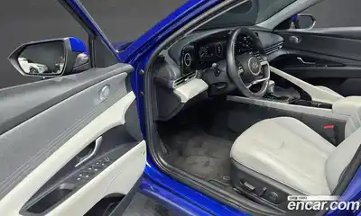 Hyundai Avante 2022 1.6 Автомат в Москве № 49484, миниатюра 5