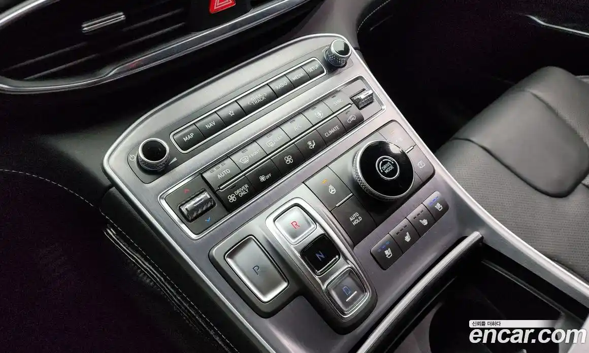 Hyundai Santa Fe 2022 1.6 Автомат в Москве № 112969, фото 14