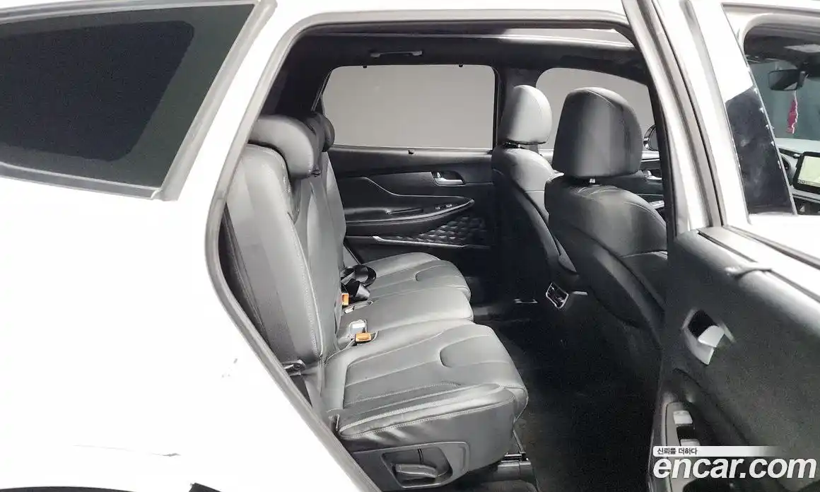 Hyundai Santa Fe 2022 1.6 Автомат в Москве № 112969, фото 16