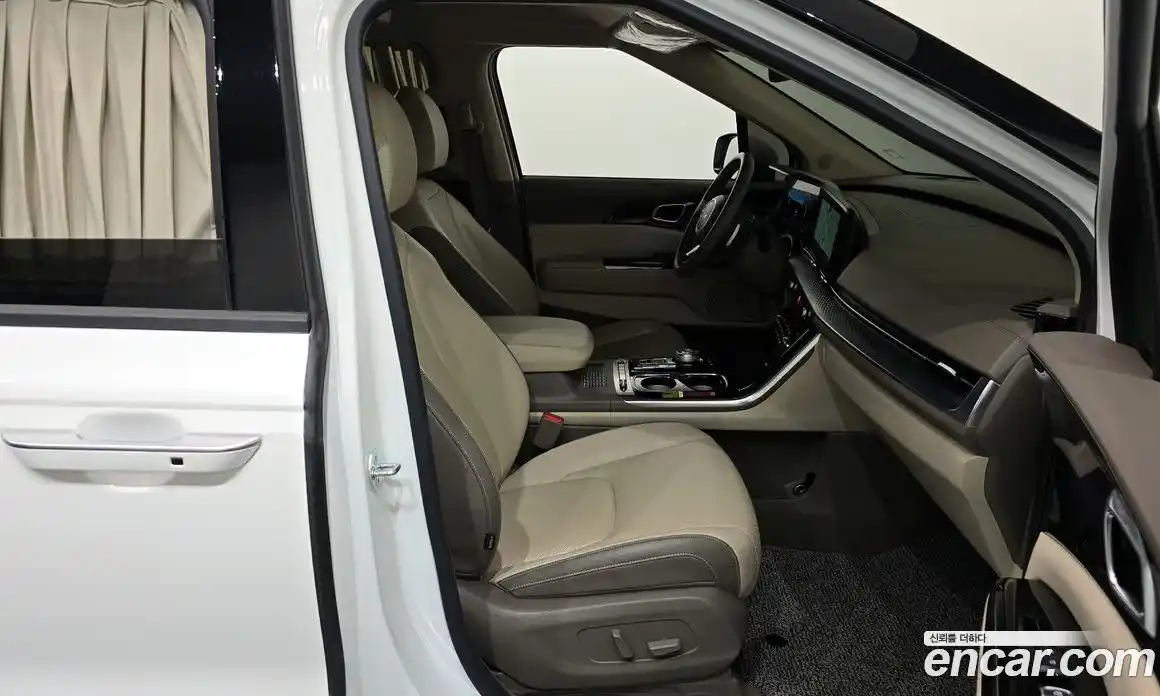 Kia Canival 2023 2.2 Автомат в Москве № 121051, фото 18