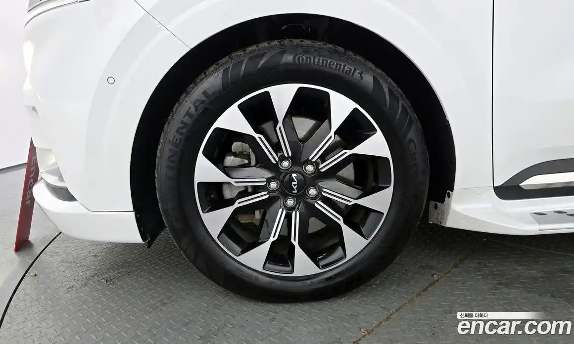 Kia Canival 2023 2.2 Автомат в Москве № 121051, фото 19