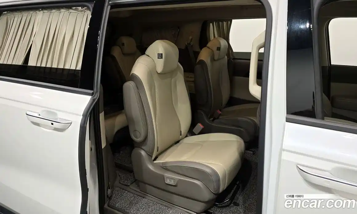 Kia Canival 2023 2.2 Автомат в Москве № 121051, фото 20