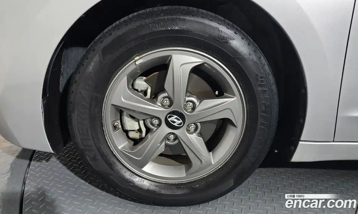 Hyundai Avante 2016 1.6 Автомат в Москве № 126411, фото 4