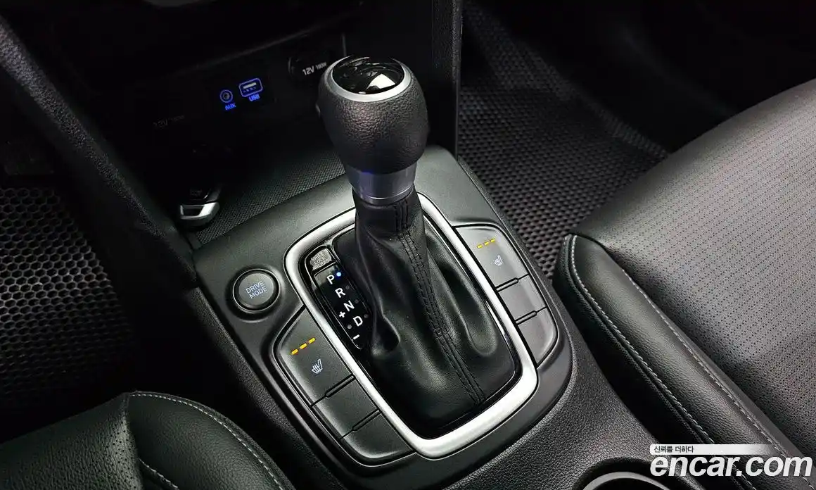 Hyundai Kona 2018 1.6 Автомат в Москве № 130360, фото 17