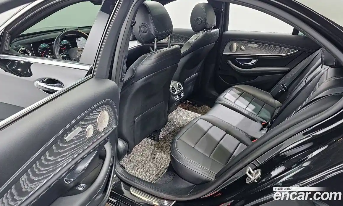 Mercedes-Benz E-Class 2021 2.0 Автомат в Москве № 138063, фото 17