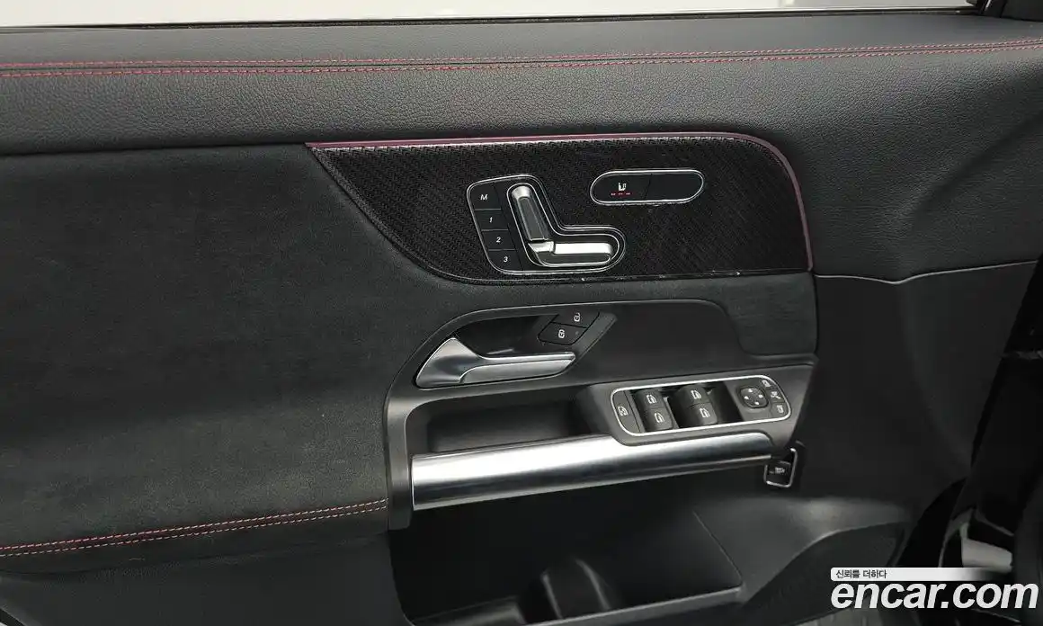 Mercedes-Benz GLA-Class 2023 2.0 Автомат в Москве № 139100, фото 10