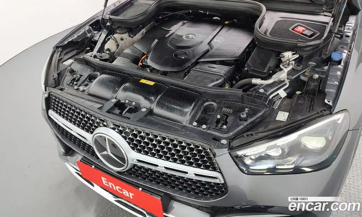 Mercedes-Benz GLE-Class 2023 3.0 Автомат в Москве № 140216, фото 1