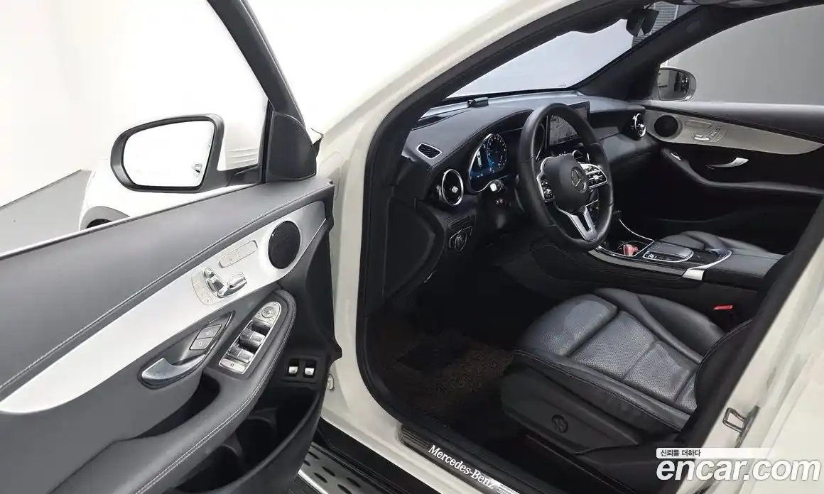 Mercedes-Benz GLC-Class 2021 2.0 Автомат в Москве № 143413, фото 1