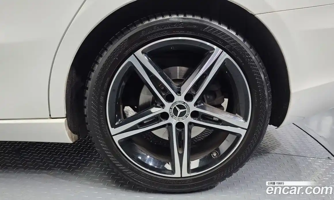 Mercedes-Benz A-Class 2020 2.0 Автомат в Москве № 143710, фото 6