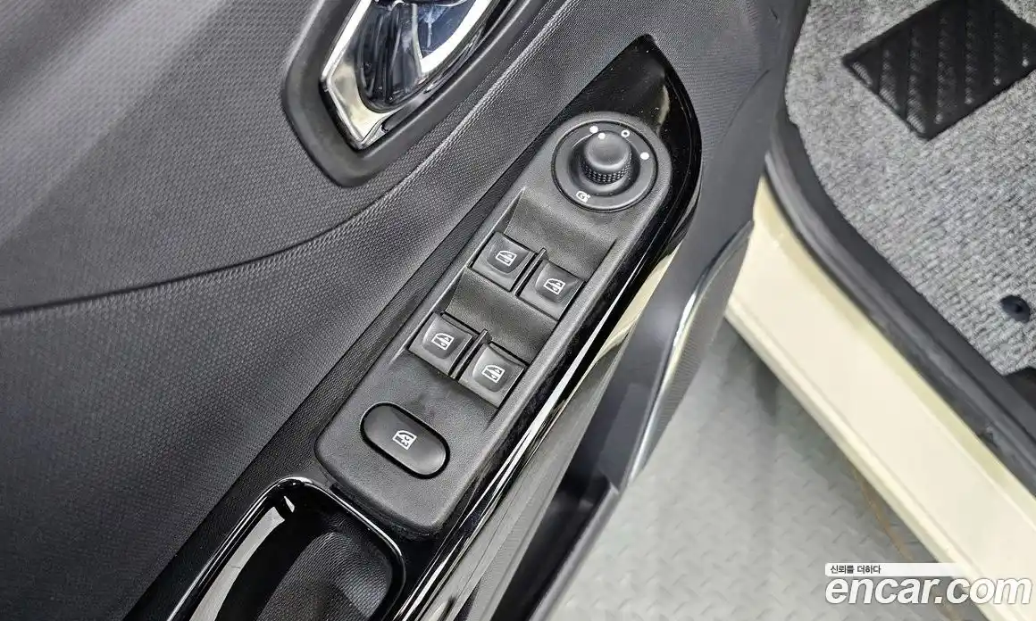 Renault QM3 2016 1.5 Автомат в Москве № 148197, фото 11