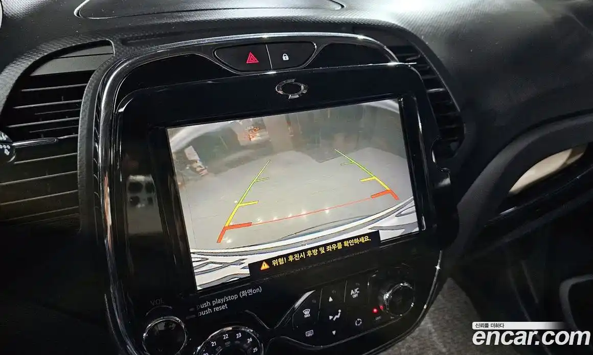 Renault QM3 2016 1.5 Автомат в Москве № 148197, фото 8