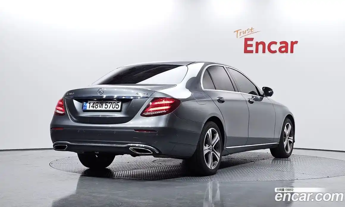 Mercedes-Benz E-Class 2018 2.0 Автомат в Москве № 160364, фото 19