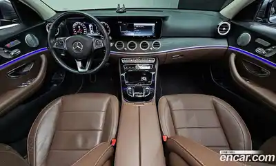 Mercedes-Benz E-Class 2018 2.0 Автомат в Москве № 160364, миниатюра 3