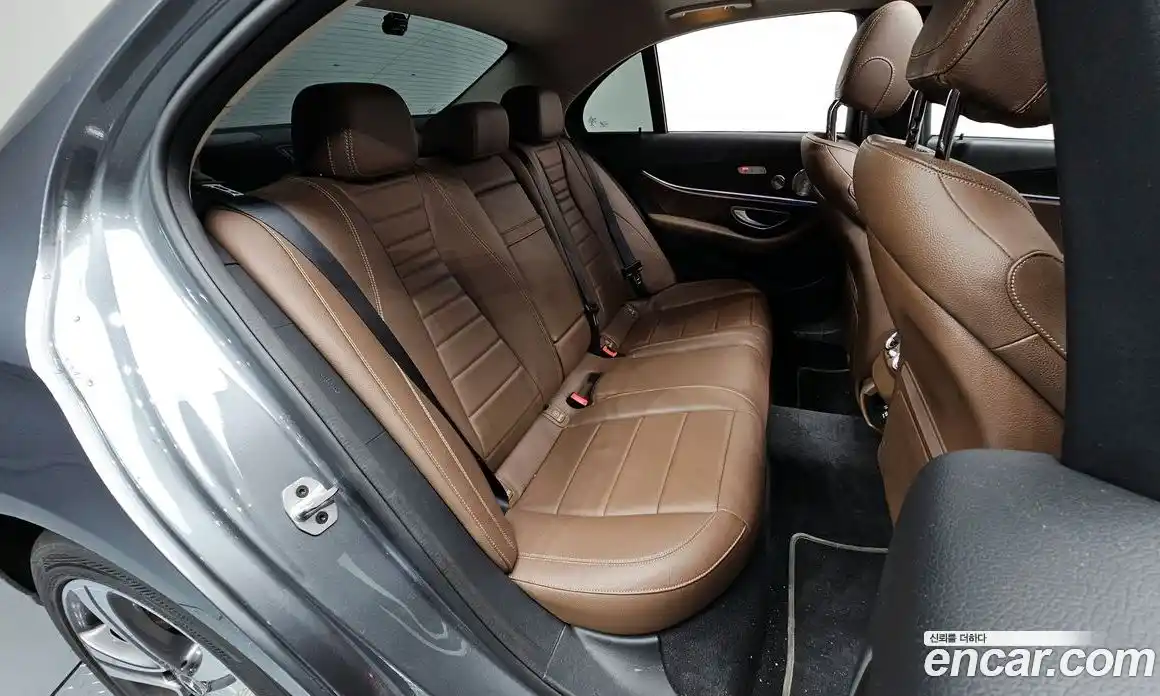 Mercedes-Benz E-Class 2018 2.0 Автомат в Москве № 160364, фото 5