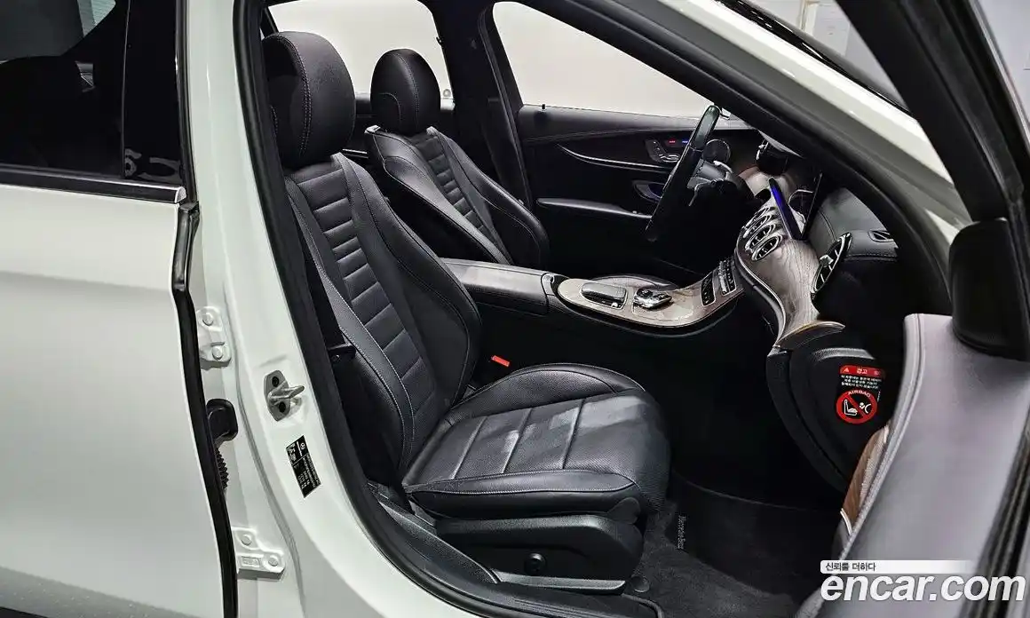 Mercedes-Benz E-Class 2022 1.9 Автомат в Москве № 161354, фото 10