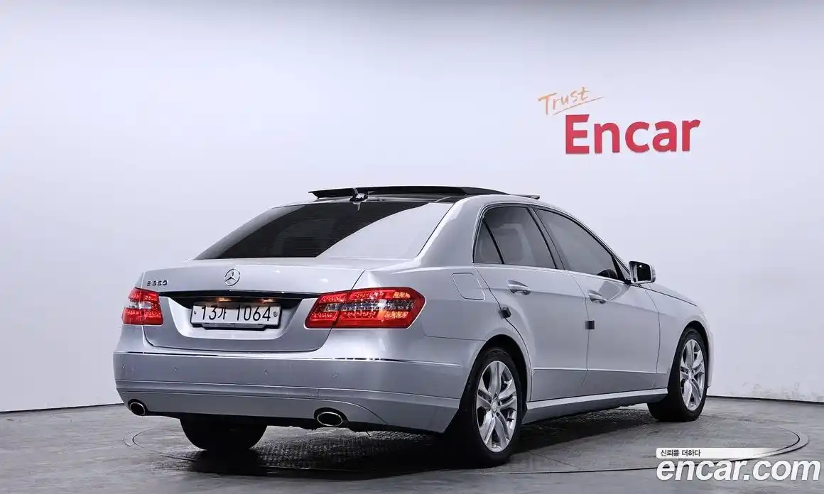 Mercedes-Benz E-Class 2011 3.5 Автомат в Москве № 161386, фото 3