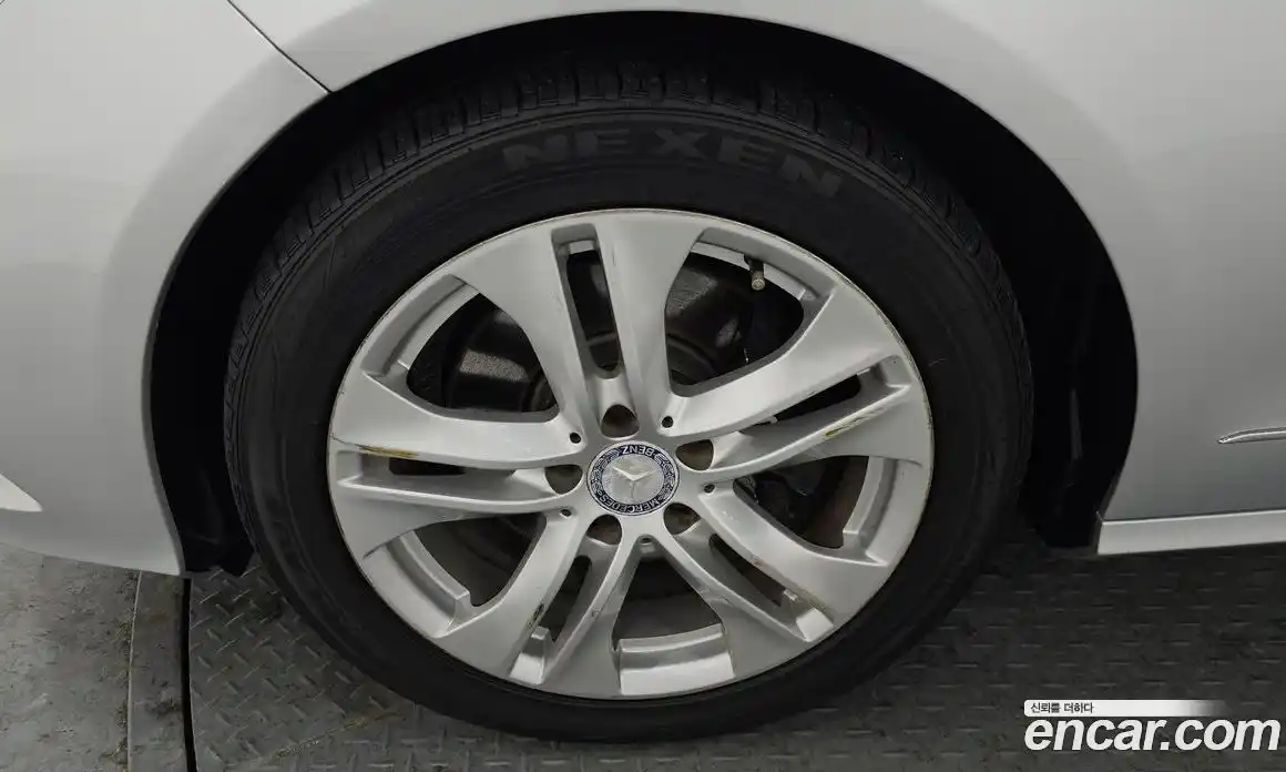 Mercedes-Benz E-Class 2011 3.5 Автомат в Москве № 161386, фото 7