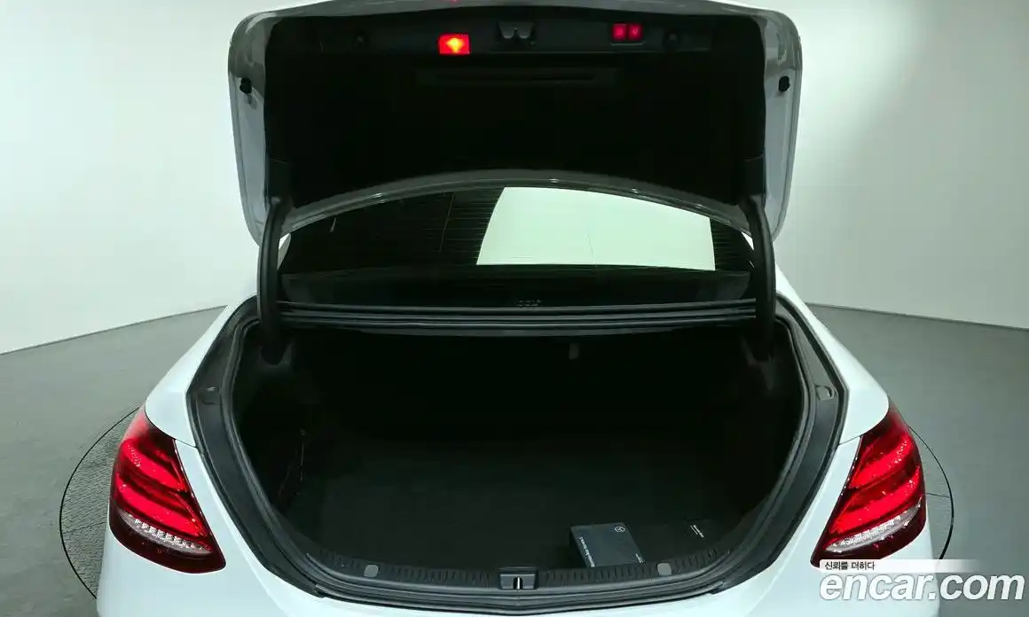 Mercedes-Benz E-Class 2018 1.9 Автомат в Москве № 161815, фото 15