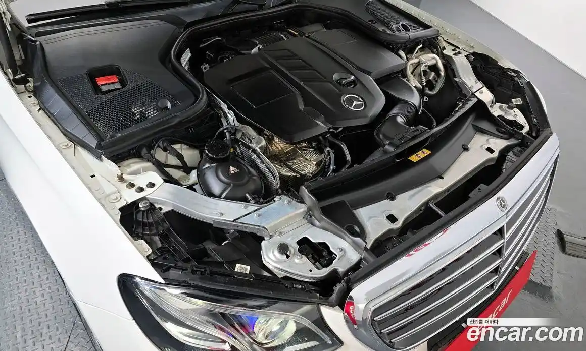 Mercedes-Benz E-Class 2018 1.9 Автомат в Москве № 161815, фото 17