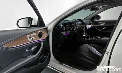 Mercedes-Benz E-Class 2018 1.9 Автомат в Москве № 161815, миниатюра 2