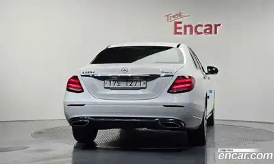 Mercedes-Benz E-Class 2018 1.9 Автомат в Москве № 161815, миниатюра 3