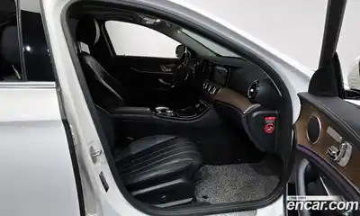 Mercedes-Benz E-Class 2018 1.9 Автомат в Москве № 161815, миниатюра 6