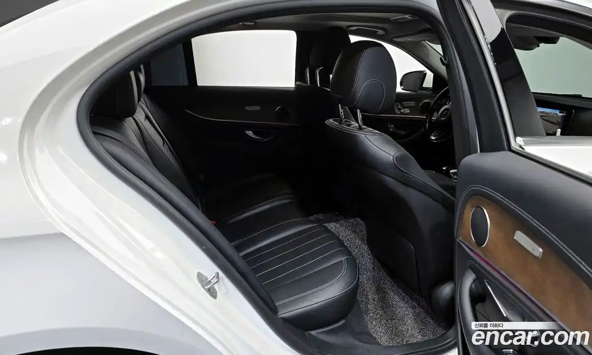 Mercedes-Benz E-Class 2018 1.9 Автомат в Москве № 161815, фото 7