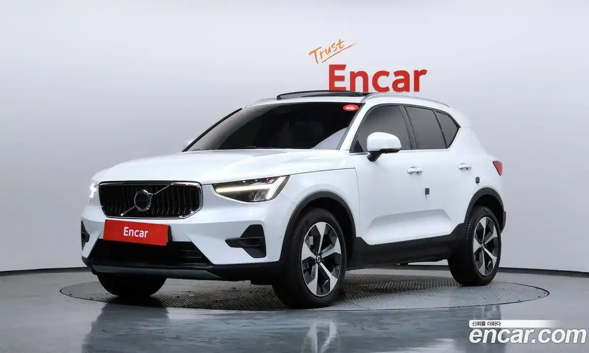 Volvo XC40 2023 2.0 Автомат в Москве № 164312, фото 13