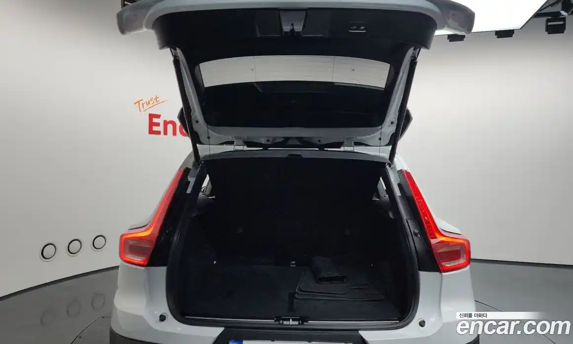 Volvo XC40 2023 2.0 Автомат в Москве № 164312, фото 19