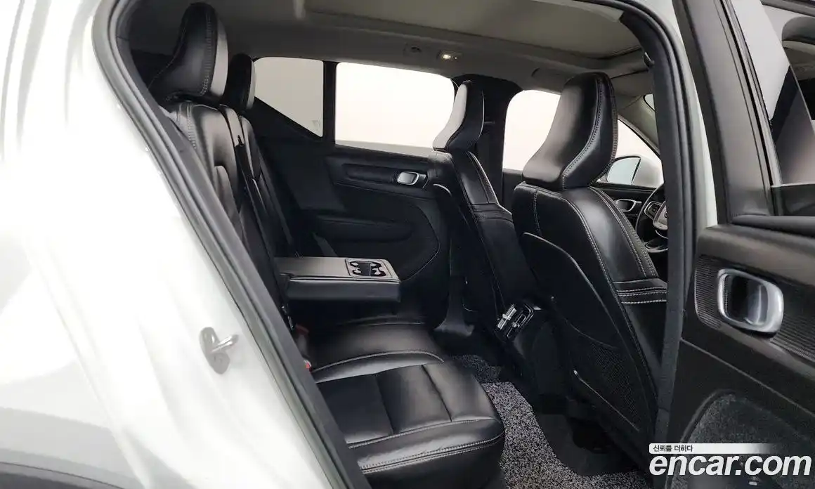 Volvo XC40 2023 2.0 Автомат в Москве № 164312, фото 7