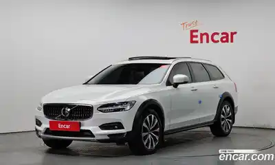 Volvo V90, 2022