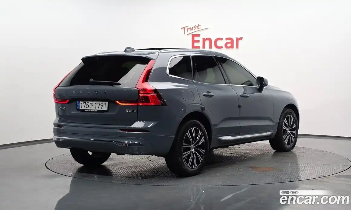 Volvo XC60 2022 2.0 Автомат в Москве № 164378, фото 13