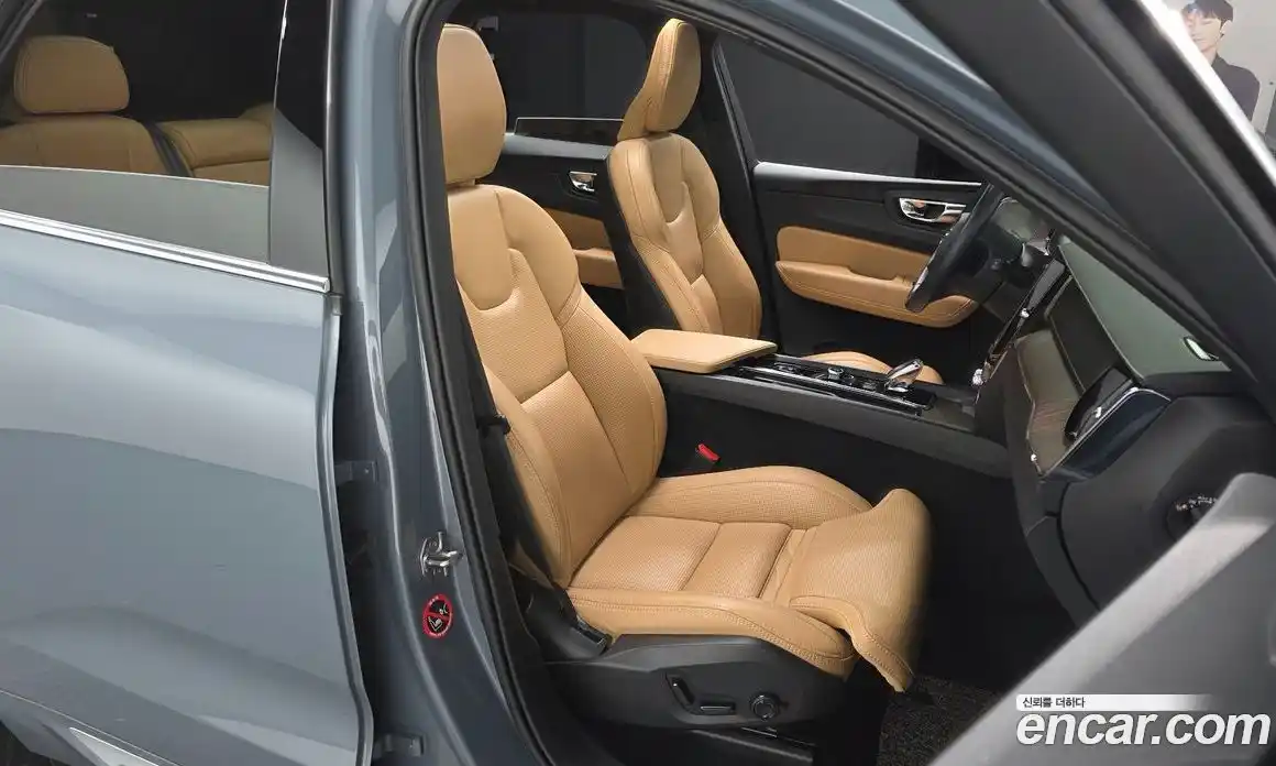 Volvo XC60 2022 2.0 Автомат в Москве № 164378, фото 14